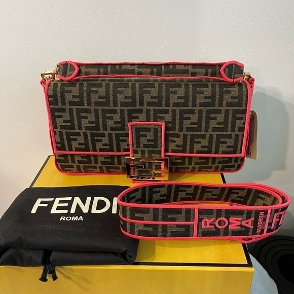 Authentic Fendi Zucca large baguette - Picture 1 of 7